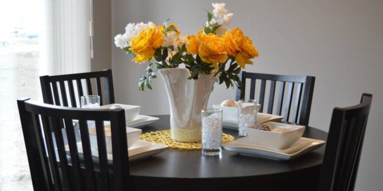 How To Find Your Right Dining Table Size in Less Than a Minute?