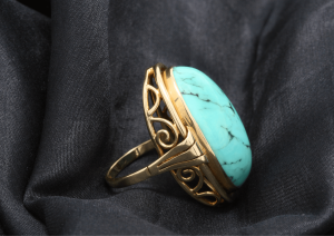 Beautiful Turquoise gold ring